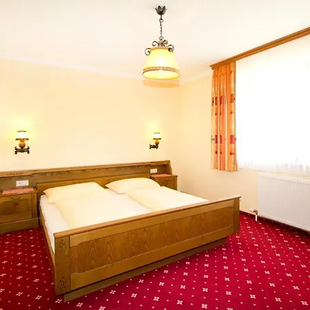 Hotel Garni Hochwurzen 3*